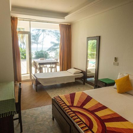 Amaya Beach Hotel Dikwella Esterno foto