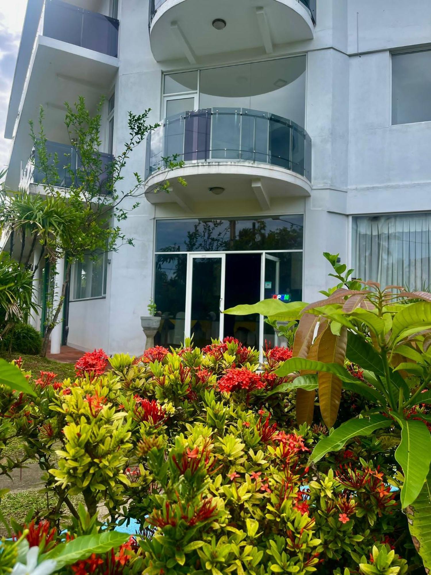 Amaya Beach Hotel Dikwella Esterno foto