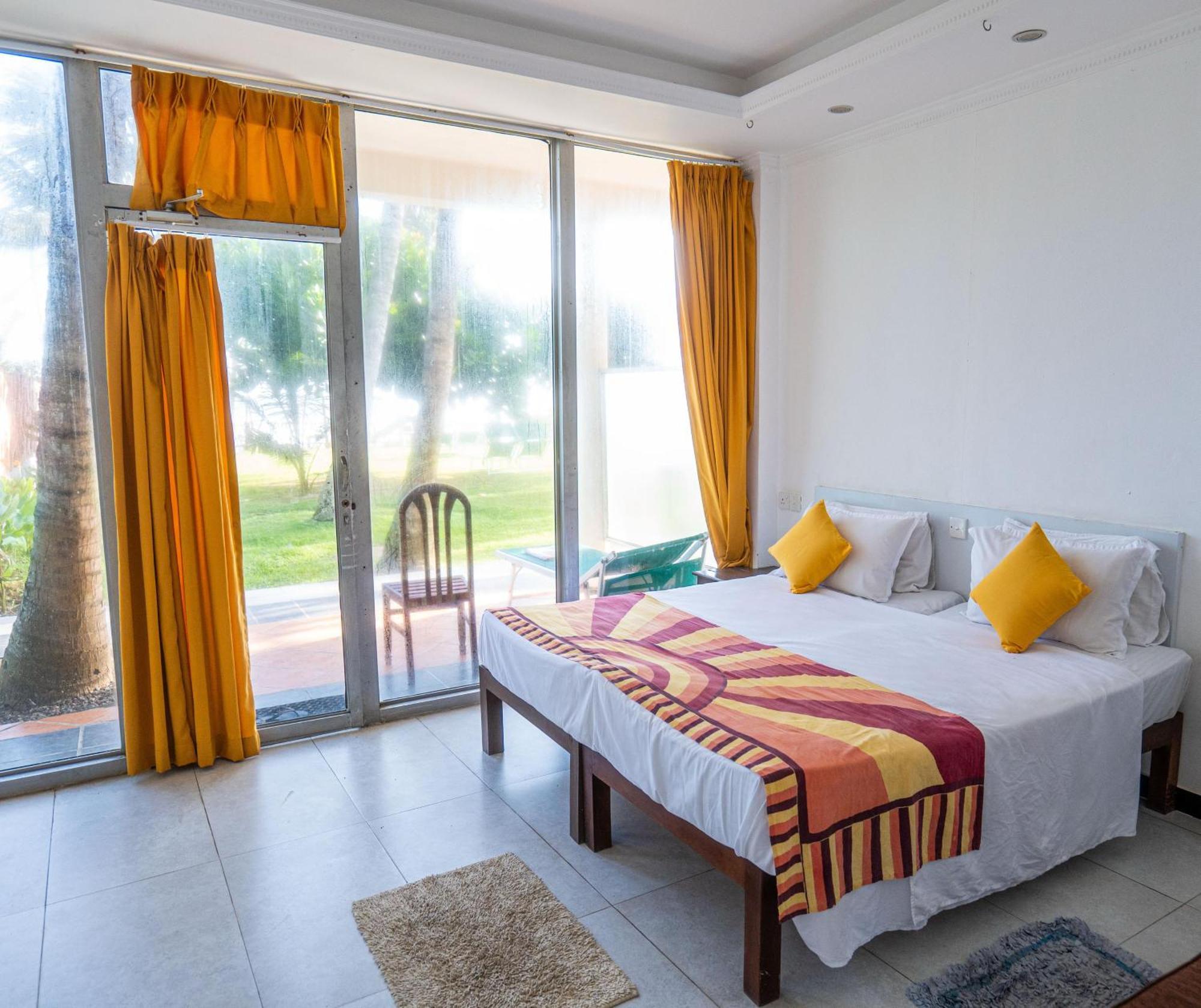 Amaya Beach Hotel Dikwella Esterno foto