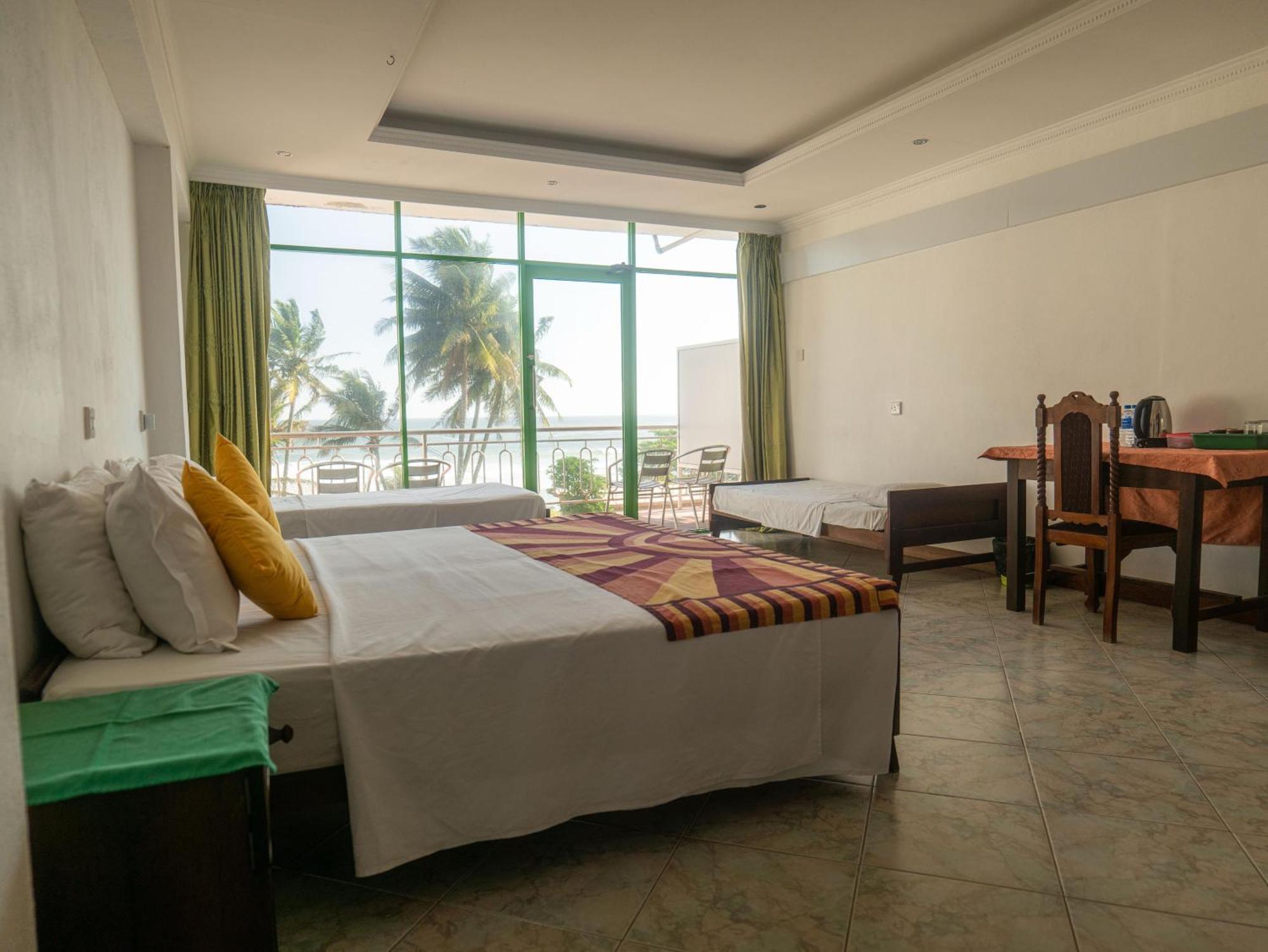 Amaya Beach Hotel Dikwella Esterno foto